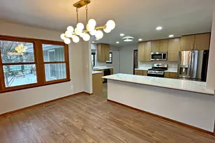 8440 Van Buren Ct, Munster, IN 46321 - Photo 9