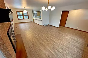 8440 Van Buren Ct, Munster, IN 46321 - Photo 7