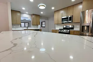 8440 Van Buren Ct, Munster, IN 46321 - Photo 11