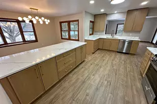 8440 Van Buren Ct, Munster, IN 46321 - Photo 17