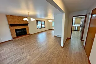8440 Van Buren Ct, Munster, IN 46321 - Photo 5