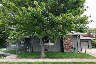 8440 Van Buren Ct, Munster, IN 46321 - Photo 3