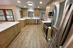 8440 Van Buren Ct, Munster, IN 46321 - Photo 15