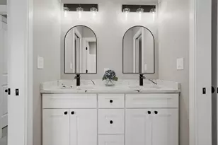 8201 Castle Dr, Munster, IN 46321 - Photo 23