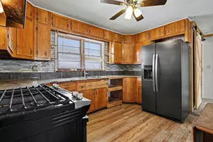 606 Hoyt St, Michigan City, IN 46360 - Photo 5