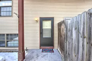 2302 Yorktowne Dr, Valparaiso, IN 46383 - Photo 5