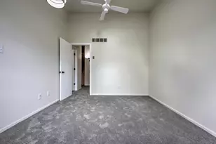 2302 Yorktowne Dr, Valparaiso, IN 46383 - Photo 23