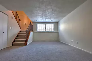 2302 Yorktowne Dr, Valparaiso, IN 46383 - Photo 9