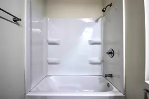 2302 Yorktowne Dr, Valparaiso, IN 46383 - Photo 25