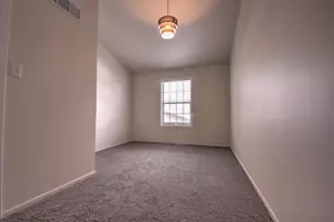 2302 Yorktowne Dr, Valparaiso, IN 46383 - Photo 29