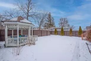 516 E North St, Crown Point, IN 46307 - Photo 11