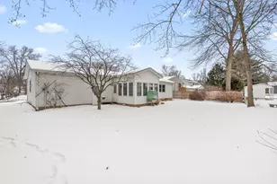 2104 Dunwoody Dr, Valparaiso, IN 46383 - Photo 27