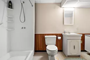 2104 Dunwoody Dr, Valparaiso, IN 46383 - Photo 25