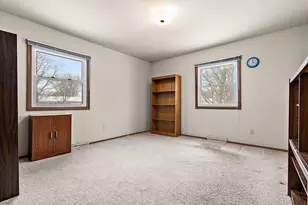 2104 Dunwoody Dr, Valparaiso, IN 46383 - Photo 13