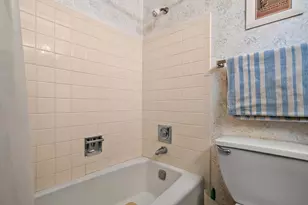 2104 Dunwoody Dr, Valparaiso, IN 46383 - Photo 17