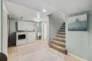 7845 Van Buren Ave, Munster, IN 46321 - Photo 15