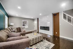 4656 Jefferson Pl, Gary, IN 46408 - Photo 7