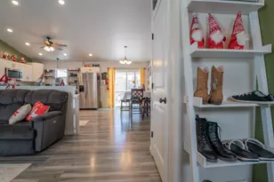 695 Cross Meadows Dr, Valparaiso, IN 46385 - Photo 13