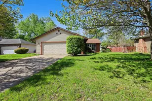 1624 Fox Point Dr, Chesterton, IN 46304 - Photo 1