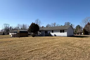 9103 Estates Dr, Demotte, IN 46310 - Photo 7