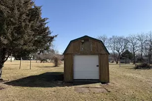 9103 Estates Dr, Demotte, IN 46310 - Photo 9