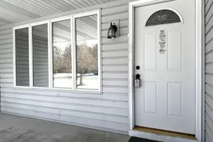 9103 Estates Dr, Demotte, IN 46310 - Photo 3