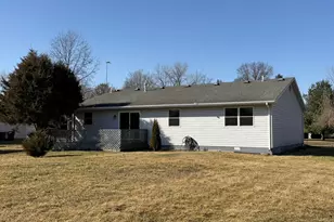 9103 Estates Dr, Demotte, IN 46310 - Photo 5