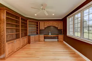 10135 Cherrywood Ln, Munster, IN 46321 - Photo 7