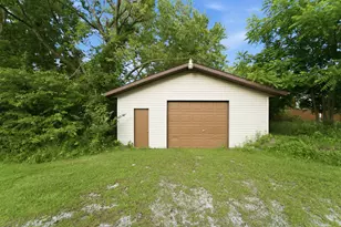 8343 W Pahs Rd, Michigan City, IN 46360 - Photo 21
