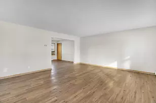 6860 Delaware St, Merrillville, IN 46410 - Photo 9