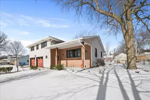 615 Mississinewa St, Chesterton, IN 46304 - Photo 3