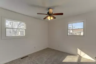 8022 Sycamore Ave, Highland, IN 46322 - Photo 9