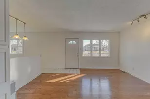 8022 Sycamore Ave, Highland, IN 46322 - Photo 3