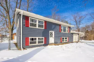 215 Crestwood Dr, Michigan City, IN 46360 - Photo 3