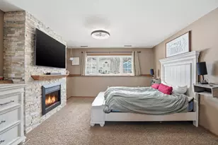 401 N Lillian St, Griffith, IN 46319 - Photo 17