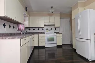 1541 Fox Point Dr, Chesterton, IN 46304 - Photo 9