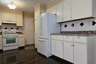 1541 Fox Point Dr, Chesterton, IN 46304 - Photo 7