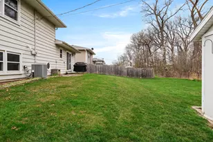 2930 Crabapple Ln, Hobart, IN 46342 - Photo 23