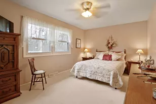 2930 Crabapple Ln, Hobart, IN 46342 - Photo 11