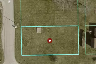 201 N Quincy St, Hebron, IN 46341 - Photo 1