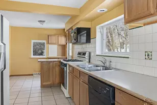 512 Hill St, La Porte, IN 46350 - Photo 17