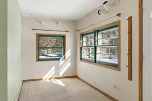 512 Hill St, La Porte, IN 46350 - Photo 5