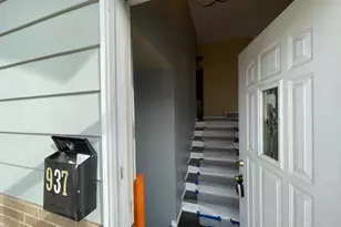 937 N Wood Ave, Griffith, IN 46319 - Photo 3