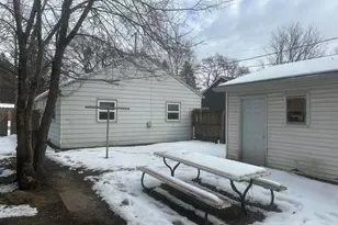 722 N Carroll Ave, Michigan City, IN 46360 - Photo 3