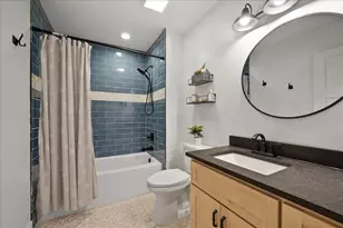 8183 Old Oak Dr, Demotte, IN 46310 - Photo 33