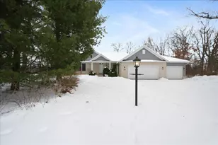 430 Oak Breeze Dr, Valparaiso, IN 46383 - Photo 25