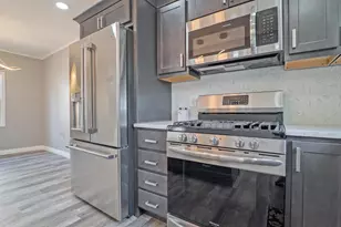 845 Floyd St, Gary, IN 46403 - Photo 9