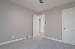 845 Floyd St, Gary, IN 46403 - Photo 19