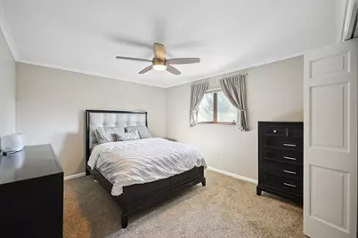 1040 Fran Lin Parkway, Munster, IN 46321 - Photo 17