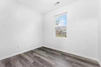 4138 W 20th Avenue, Gary, IN 46404 - Photo 9